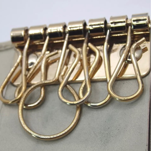 GUCCI Guccissima Heart 6-Key Holder Leather Case ๐โฅ๏ธ๐ฅ - Picture 6 of 16